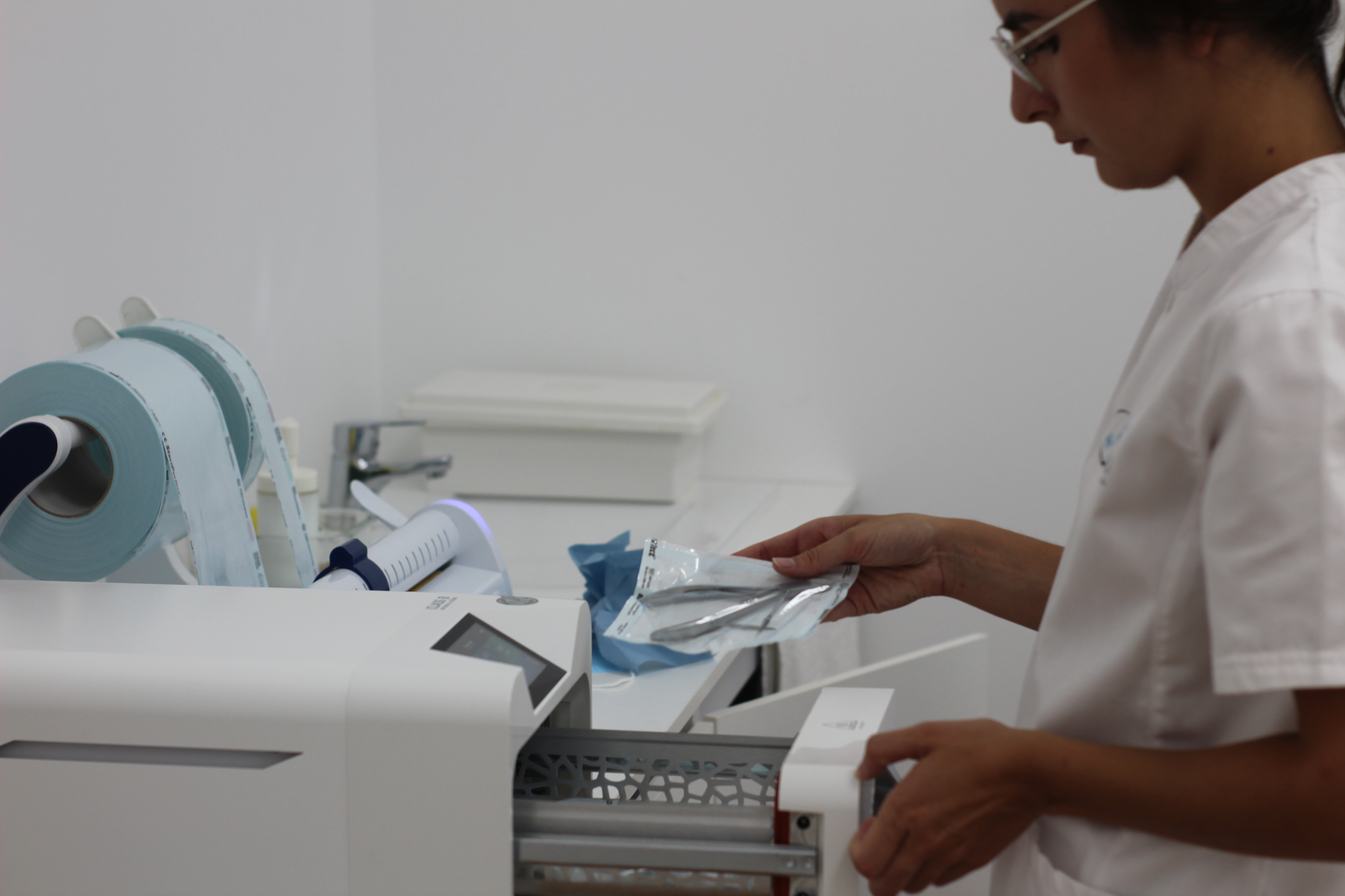Equipamiento esterilización Clínica Lucía Moreno